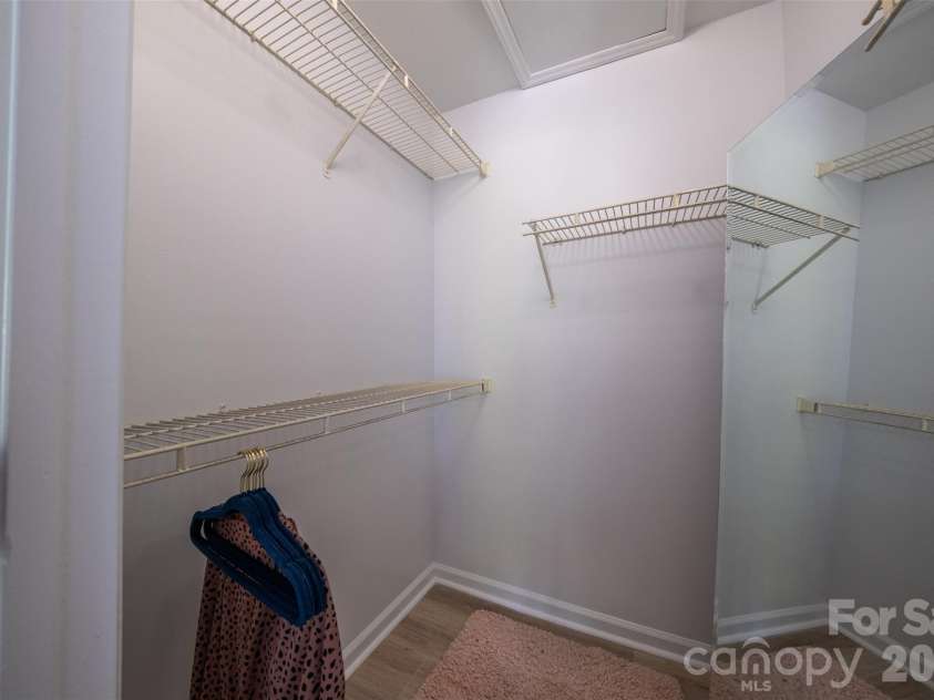 505 Graham Street, Charlotte, NC 28202.  MLS# CAR4346452, YatesRealty ID 11274. 