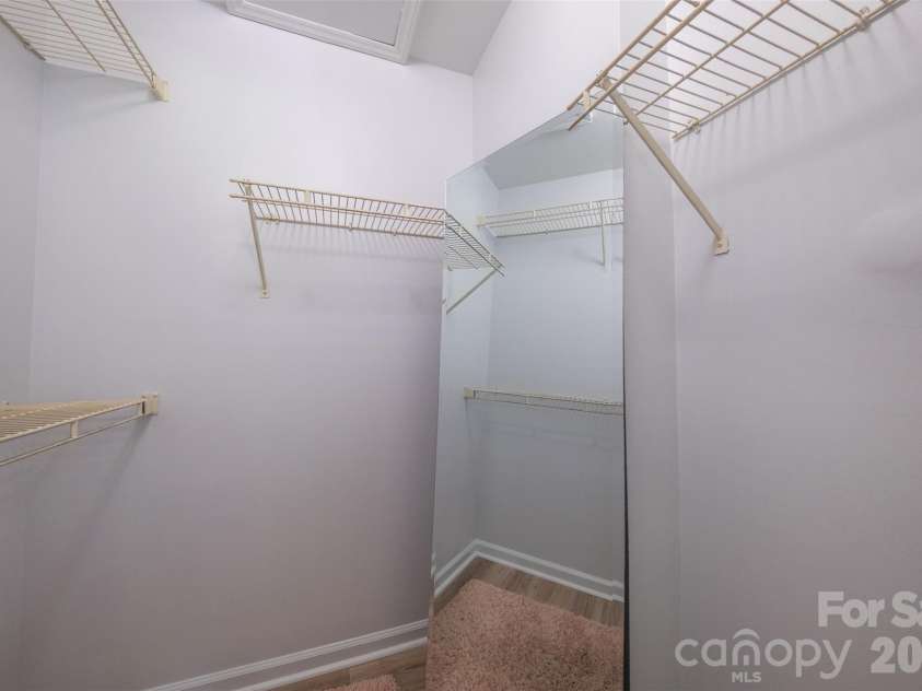 505 Graham Street, Charlotte, NC 28202.  MLS# CAR4346452, YatesRealty ID 11274. 