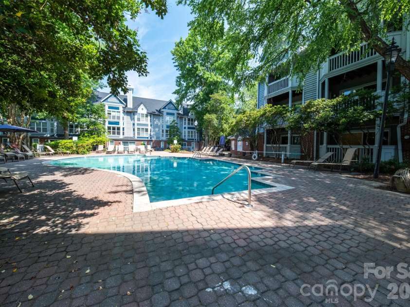 505 Graham Street, Charlotte, NC 28202.  MLS# CAR4346452, YatesRealty ID 11274. 