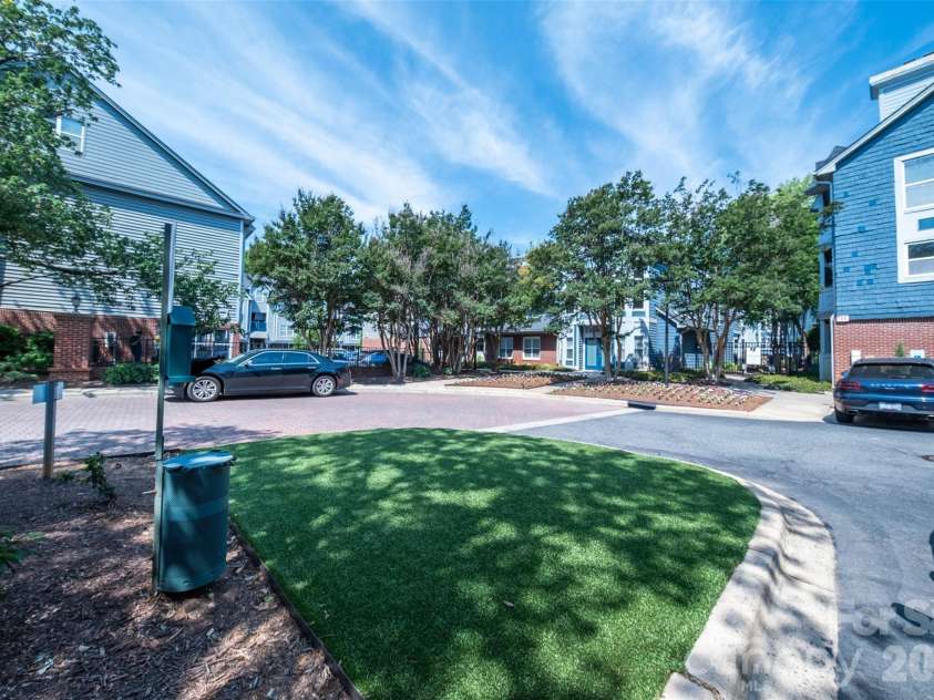 505 Graham Street, Charlotte, NC 28202.  MLS# CAR4346452, YatesRealty ID 11274. 