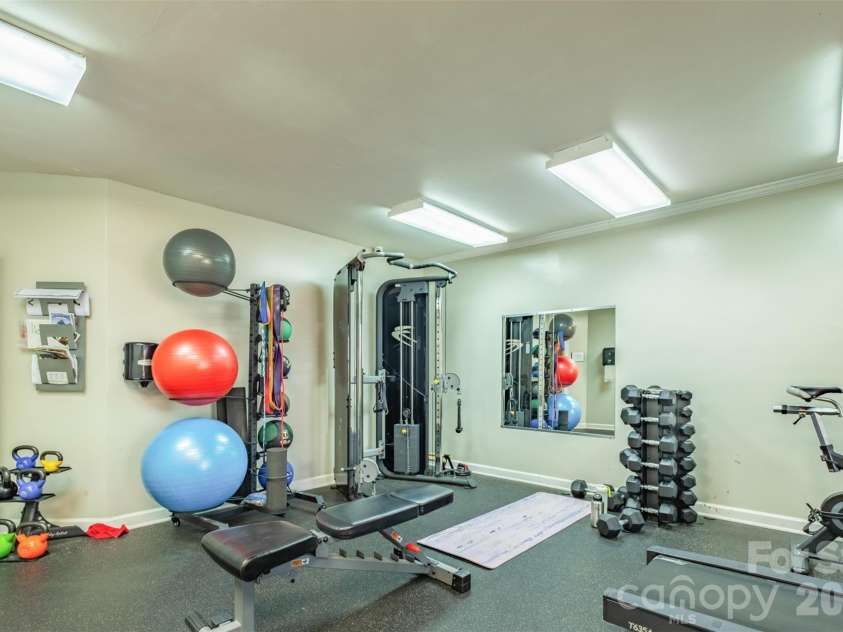 505 Graham Street, Charlotte, NC 28202.  MLS# CAR4346452, YatesRealty ID 11274. 