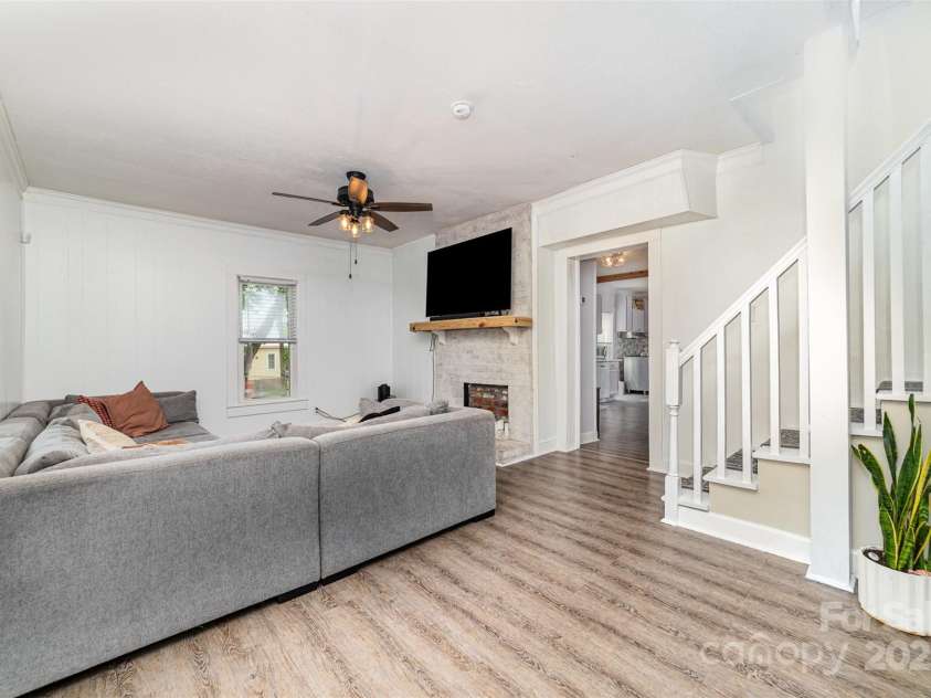 702 Government Street, Lincolnton, NC 28092.  MLS# CAR4255314, YatesRealty ID 11275. 