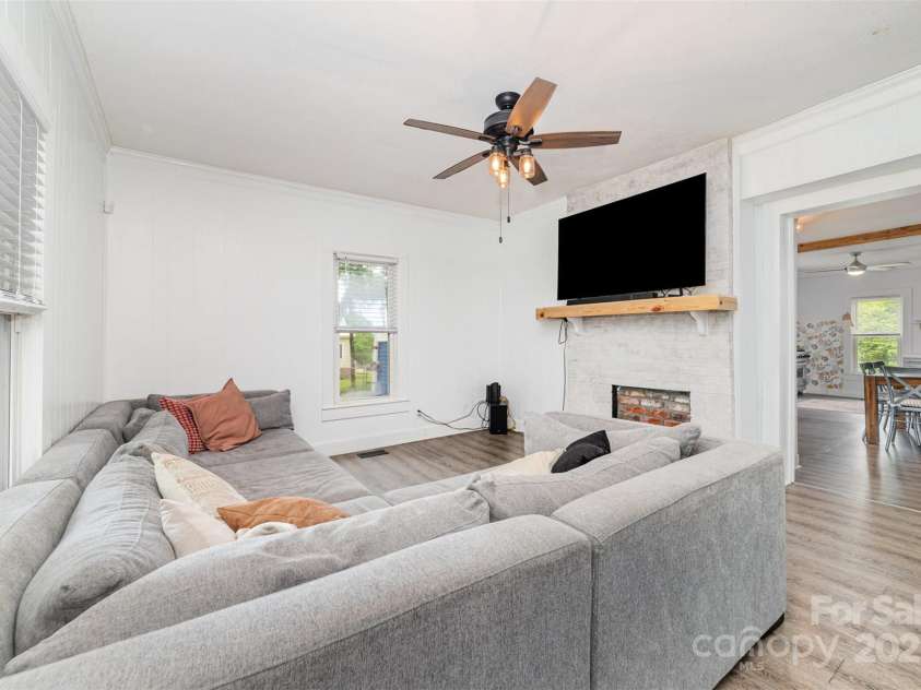 702 Government Street, Lincolnton, NC 28092.  MLS# CAR4255314, YatesRealty ID 11275. 