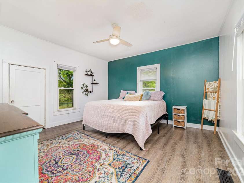 702 Government Street, Lincolnton, NC 28092.  MLS# CAR4255314, YatesRealty ID 11275. 