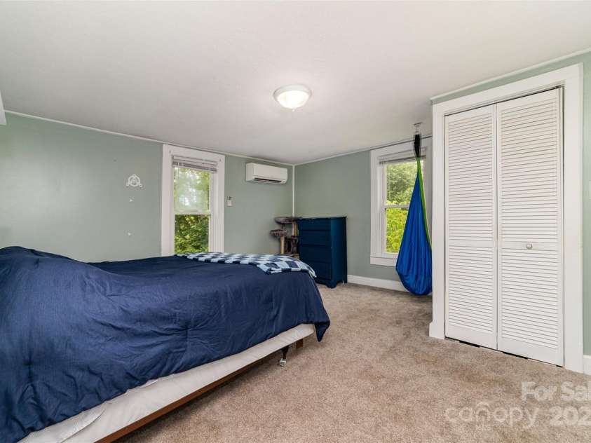 702 Government Street, Lincolnton, NC 28092.  MLS# CAR4255314, YatesRealty ID 11275. 