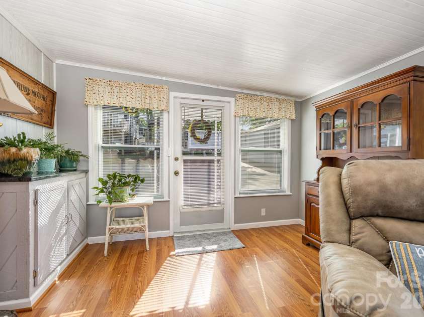 125 Maple Street, New London, NC 28127.  MLS# CAR4366390, YatesRealty ID 11276. 