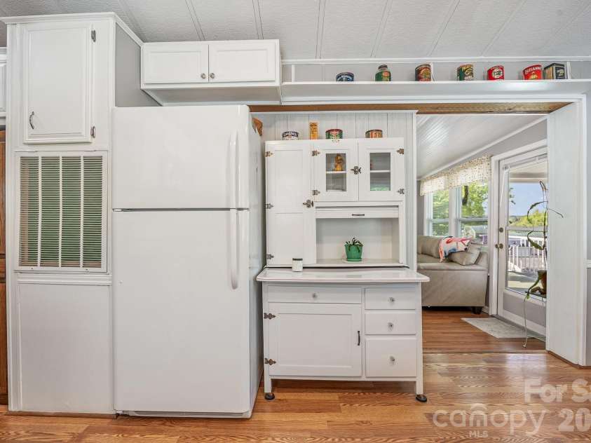125 Maple Street, New London, NC 28127.  MLS# CAR4366390, YatesRealty ID 11276. 