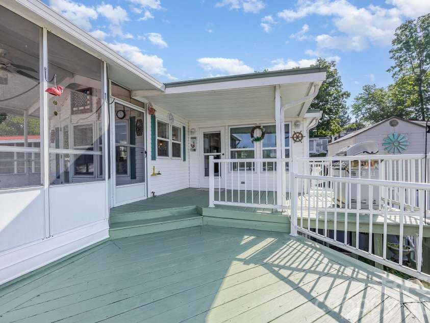 125 Maple Street, New London, NC 28127.  MLS# CAR4366390, YatesRealty ID 11276. 