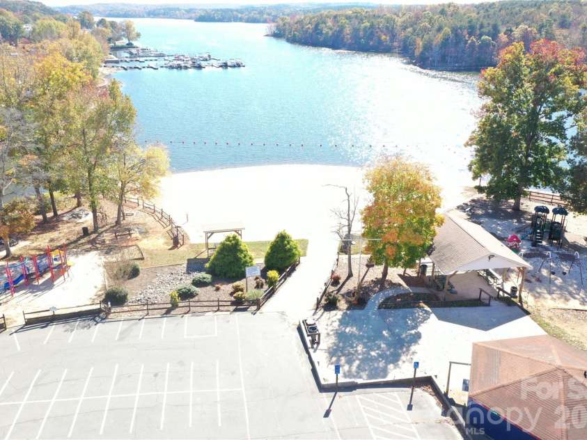 125 Maple Street, New London, NC 28127.  MLS# CAR4366390, YatesRealty ID 11276. 