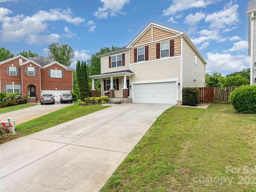 1105 BOTTLE BRUSH Lane, Harrisburg, NC 28075.  MLS# CAR4256457, YatesRealty ID 11277. 