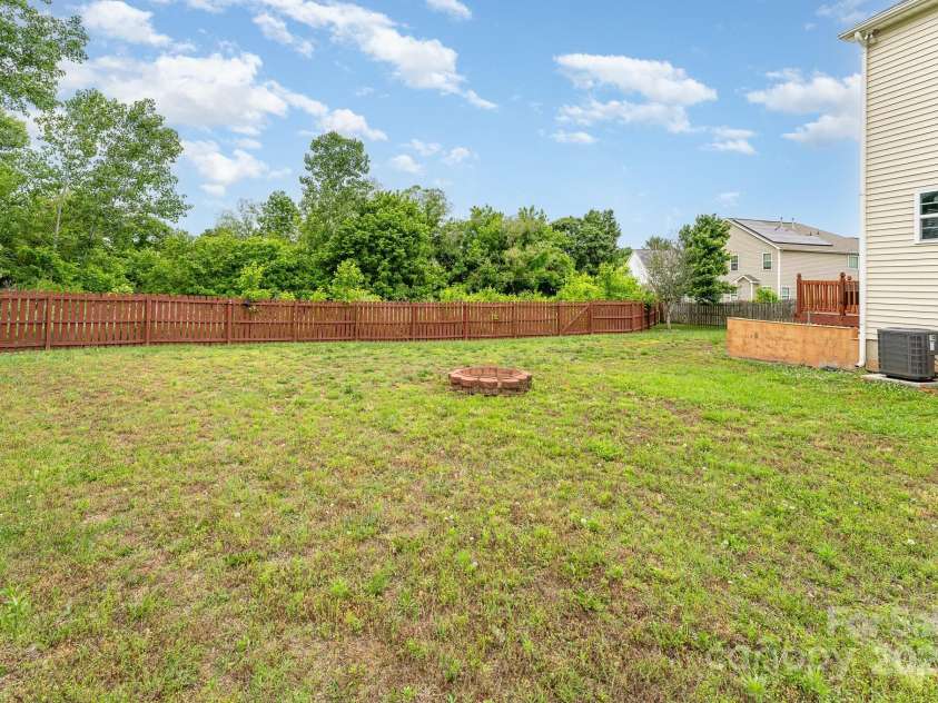 1105 BOTTLE BRUSH Lane, Harrisburg, NC 28075.  MLS# CAR4256457, YatesRealty ID 11277. 
