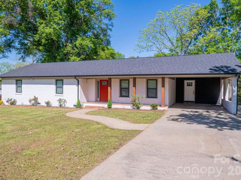 1537 Spangler Drive, Shelby, NC 28150.  MLS# CAR4368917, YatesRealty ID 11277. 