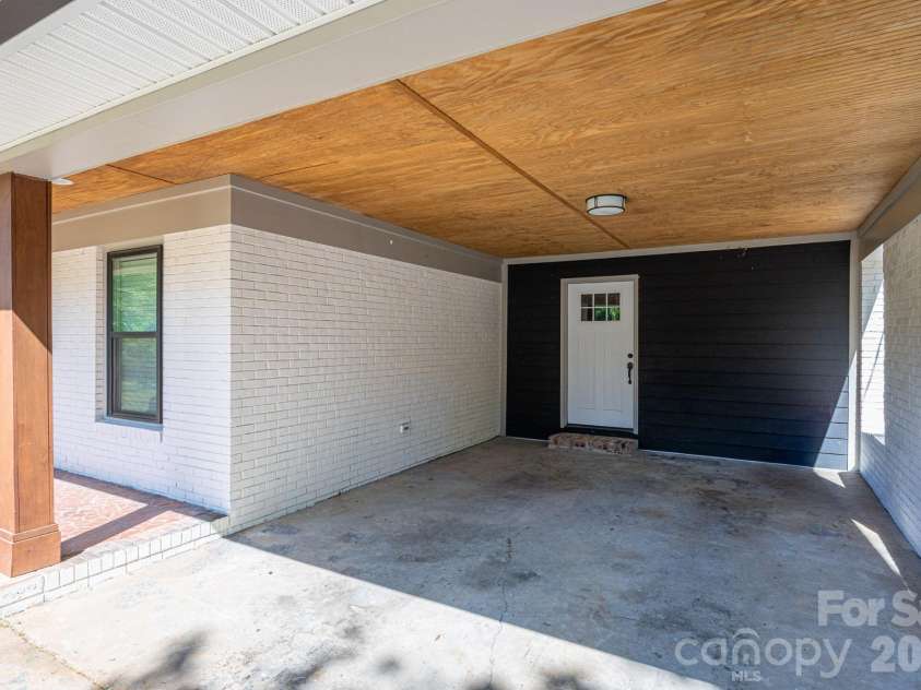 1537 Spangler Drive, Shelby, NC 28150.  MLS# CAR4368917, YatesRealty ID 11277. 