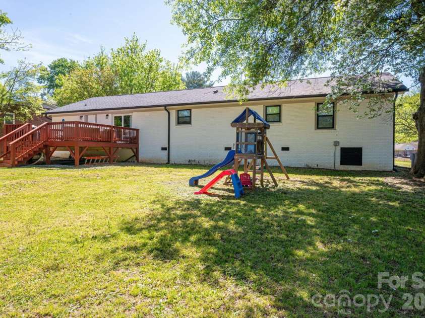 1537 Spangler Drive, Shelby, NC 28150.  MLS# CAR4368917, YatesRealty ID 11277. 