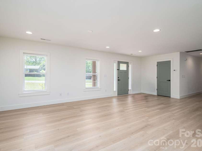 1537 Spangler Drive, Shelby, NC 28150.  MLS# CAR4368917, YatesRealty ID 11277. 
