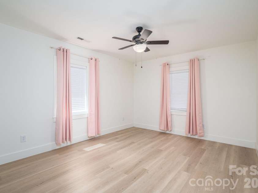 1537 Spangler Drive, Shelby, NC 28150.  MLS# CAR4368917, YatesRealty ID 11277. 