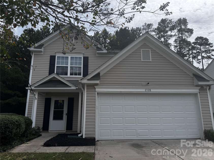 6528 Forest Cross Drive, Charlotte, NC 28216.  MLS# CAR4403057, YatesRealty ID 11278. 