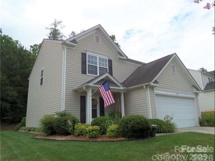 6528 Forest Cross Drive, Charlotte, NC 28216.  MLS# CAR4403057, YatesRealty ID 11278. 