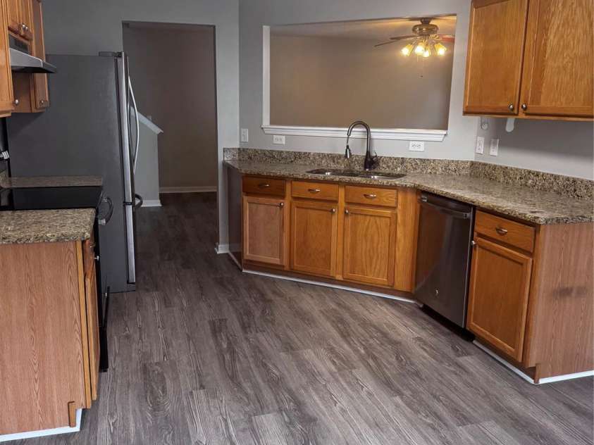 6528 Forest Cross Drive, Charlotte, NC 28216.  MLS# CAR4403057, YatesRealty ID 11278. 