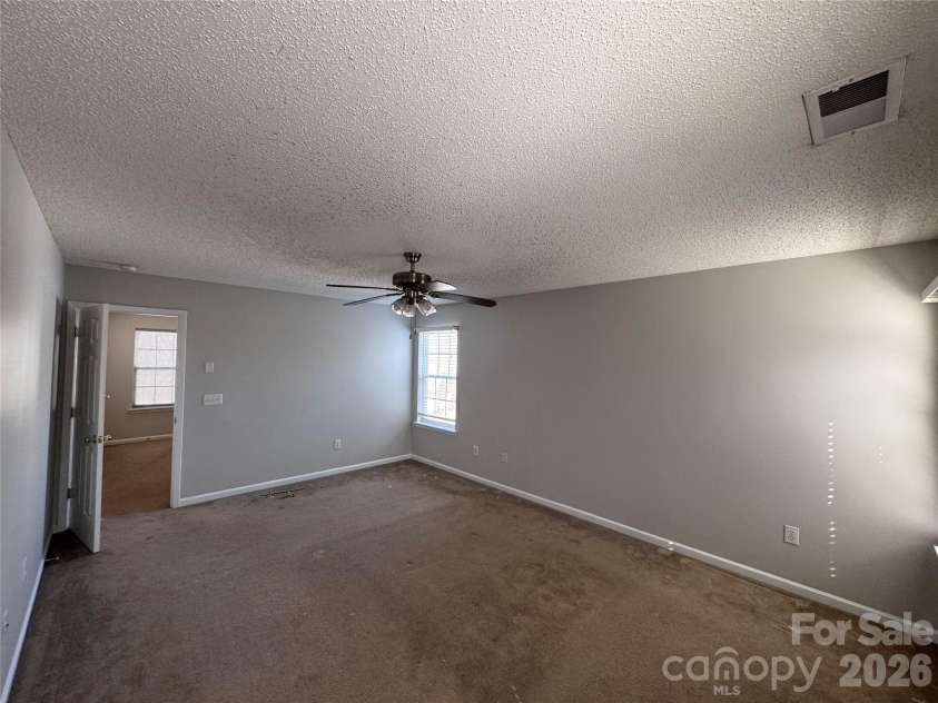 6528 Forest Cross Drive, Charlotte, NC 28216.  MLS# CAR4403057, YatesRealty ID 11278. 