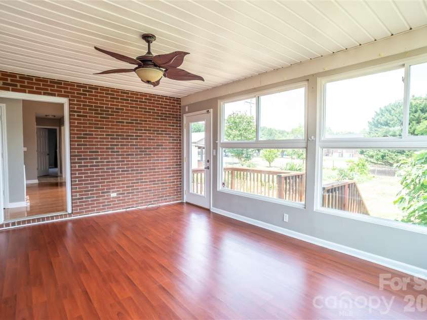 5146 Olde School Drive, Hickory, NC 28602.  MLS# CAR4368767, YatesRealty ID 11279. 