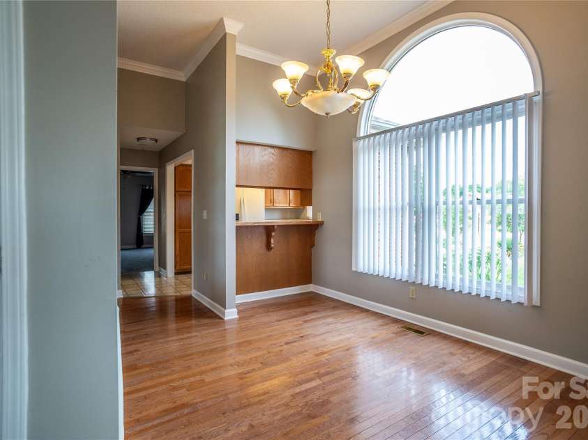 5146 Olde School Drive, Hickory, NC 28602.  MLS# CAR4368767, YatesRealty ID 11279. 