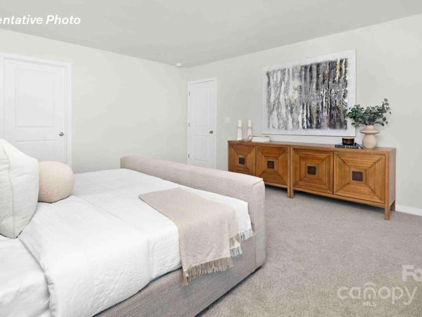 5540 Pamplona Way, Charlotte, NC 28214.  MLS# CAR4256507, YatesRealty ID 11279. 