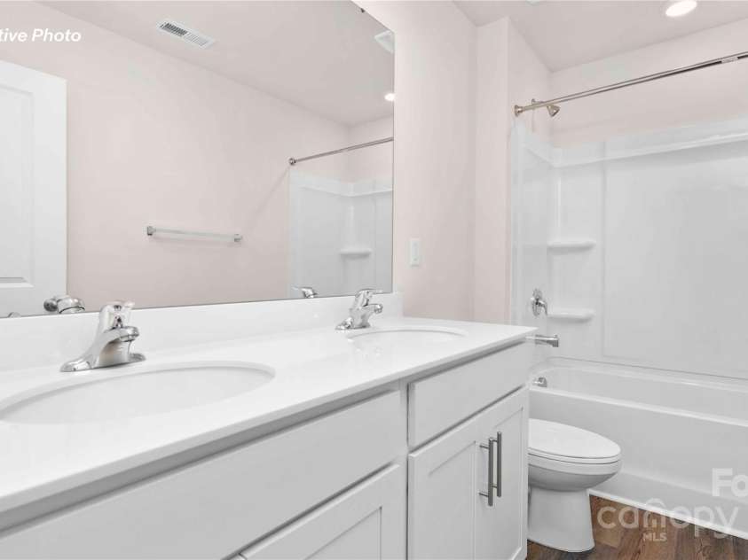 5540 Pamplona Way, Charlotte, NC 28214.  MLS# CAR4256507, YatesRealty ID 11279. 