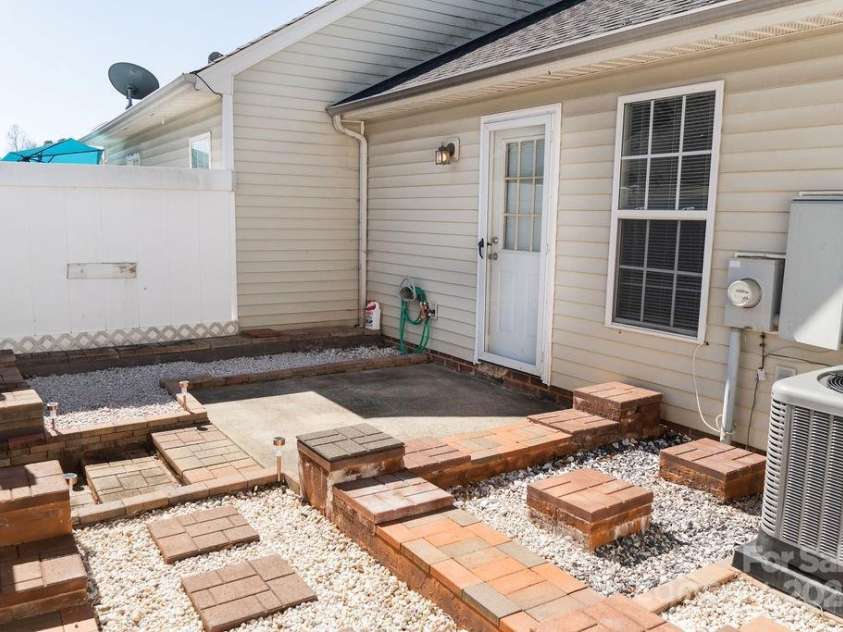 1517 Tiana Way, Rock Hill, SC 29732.  MLS# CAR4222786, YatesRealty ID 1128. 