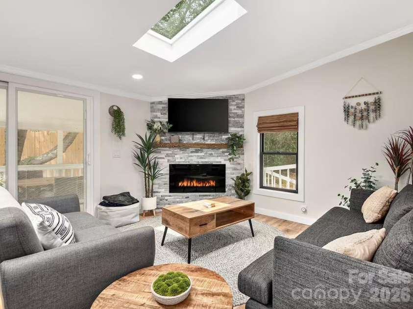 2 Shady Oak Lane, Arden, NC 28704.  MLS# CAR4340689, YatesRealty ID 1128. 