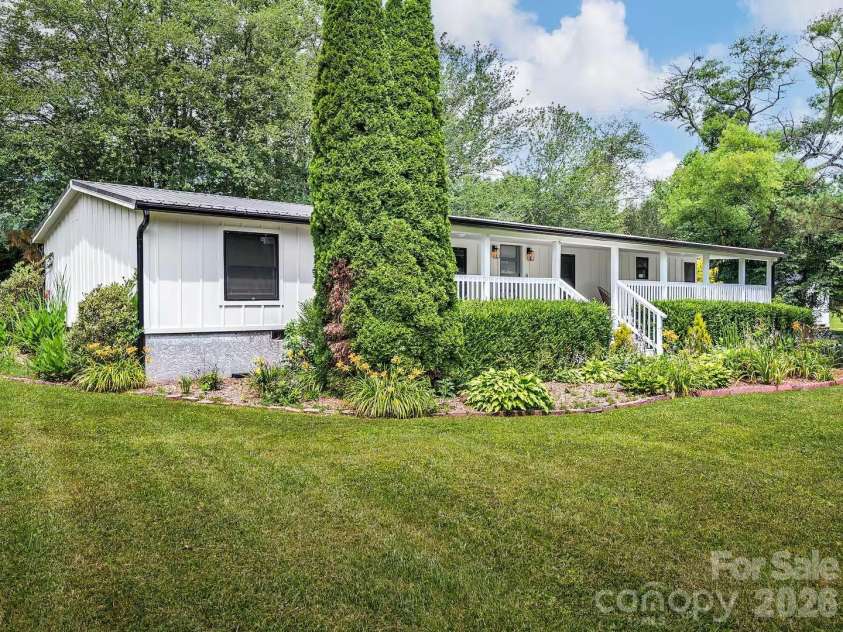 2 Shady Oak Lane, Arden, NC 28704.  MLS# CAR4404910, YatesRealty ID 1128. 