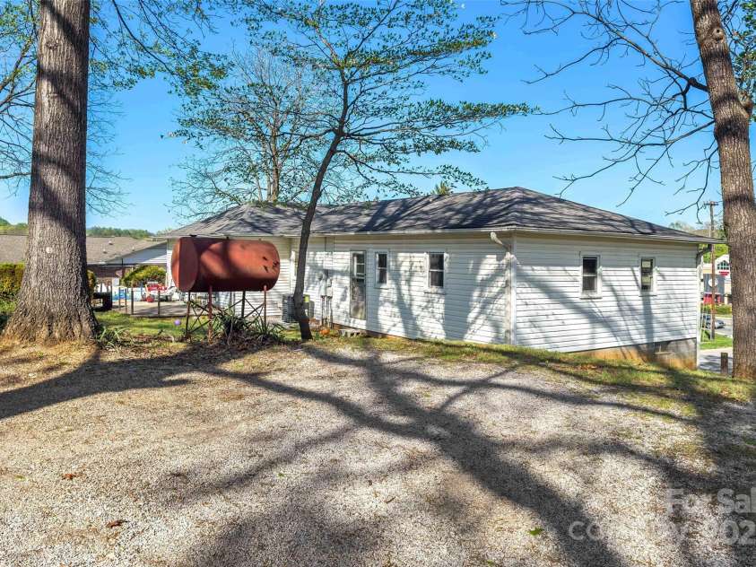 36 & 50 Catawba Avenue, Marion, NC 28752.  MLS# CAR4254471, YatesRealty ID 1128. 