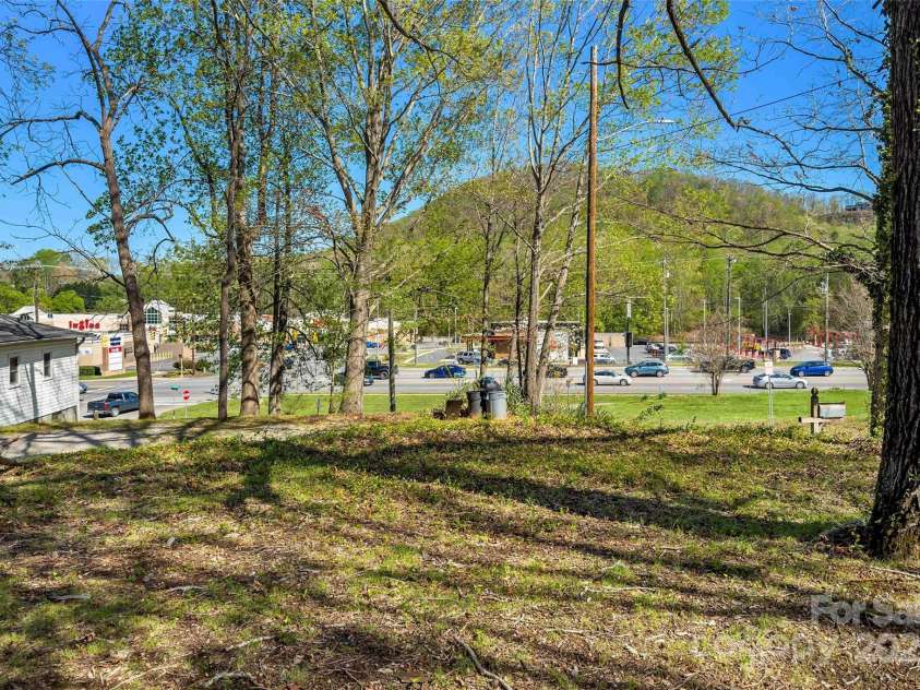 36 & 50 Catawba Avenue, Marion, NC 28752.  MLS# CAR4254471, YatesRealty ID 1128. 