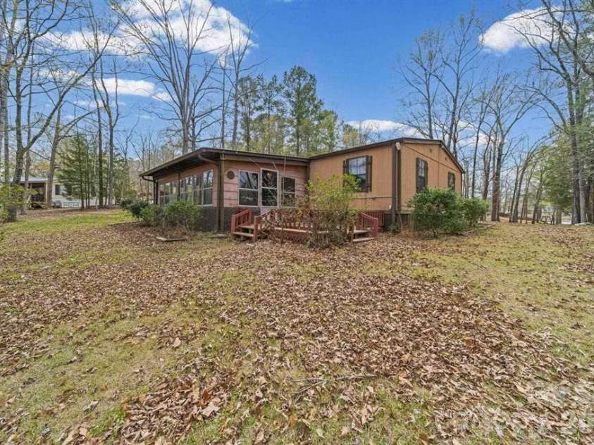 1993 White Oak Road, Camden, SC 29020.  MLS# CAR4369330, YatesRealty ID 11280. 