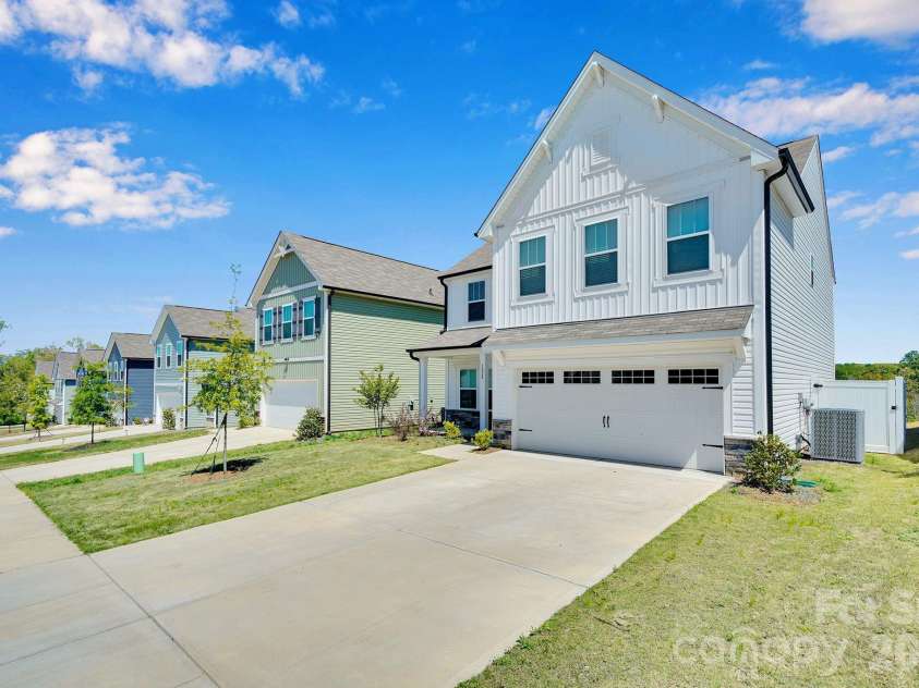 1224 Maxwell Court, Dallas, NC 28034.  MLS# CAR4369290, YatesRealty ID 11281. 