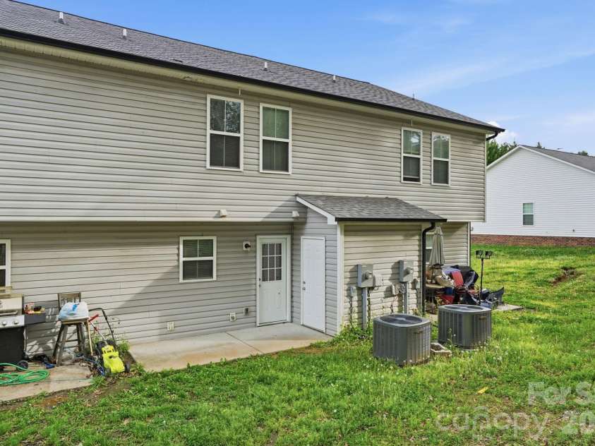 153 Mckinnon Avenue, Concord, NC 28025.  MLS# CAR4366010, YatesRealty ID 11282. 