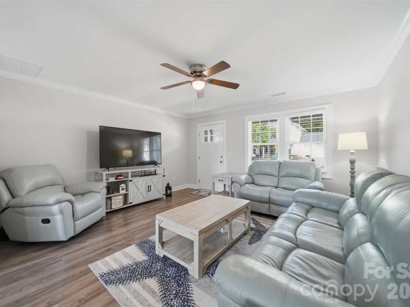 3953 Newhall Drive, Hickory, NC 28601.  MLS# CAR4369343, YatesRealty ID 11283. Open Concept Living Room/Window View