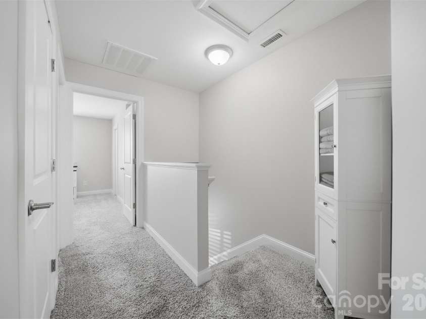 3953 Newhall Drive, Hickory, NC 28601.  MLS# CAR4369343, YatesRealty ID 11283. Upper-Level Landing View