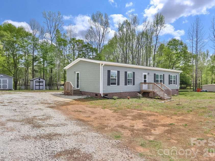 2311 Lafayette Street, Shelby, NC 28152.  MLS# CAR4369329, YatesRealty ID 11284. 