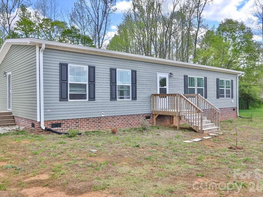 2311 Lafayette Street, Shelby, NC 28152.  MLS# CAR4369329, YatesRealty ID 11284. 