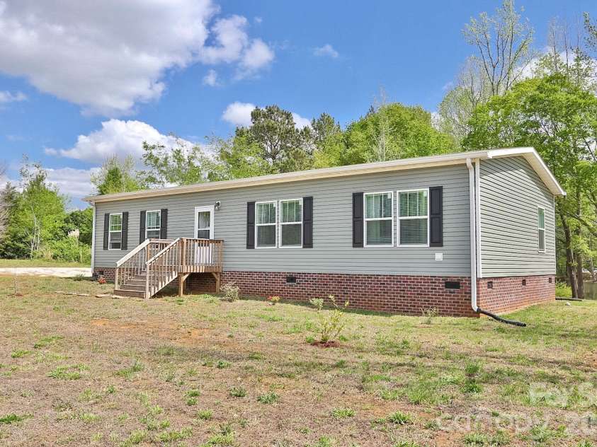 2311 Lafayette Street, Shelby, NC 28152.  MLS# CAR4369329, YatesRealty ID 11284. 