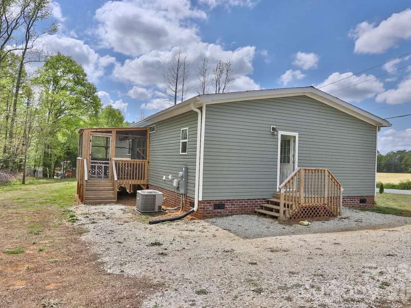 2311 Lafayette Street, Shelby, NC 28152.  MLS# CAR4369329, YatesRealty ID 11284. 
