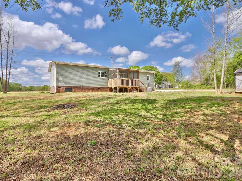 2311 Lafayette Street, Shelby, NC 28152.  MLS# CAR4369329, YatesRealty ID 11284. 