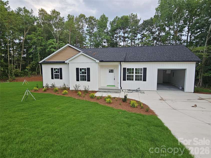 2566 Heather Lane, Lancaster, SC 29720.  MLS# CAR4369363, YatesRealty ID 11285. 