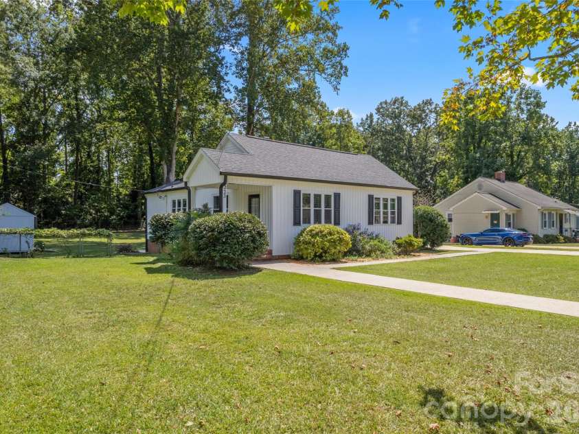 223 Wiley Avenue, York, SC 29745.  MLS# CAR4369361, YatesRealty ID 11286. 