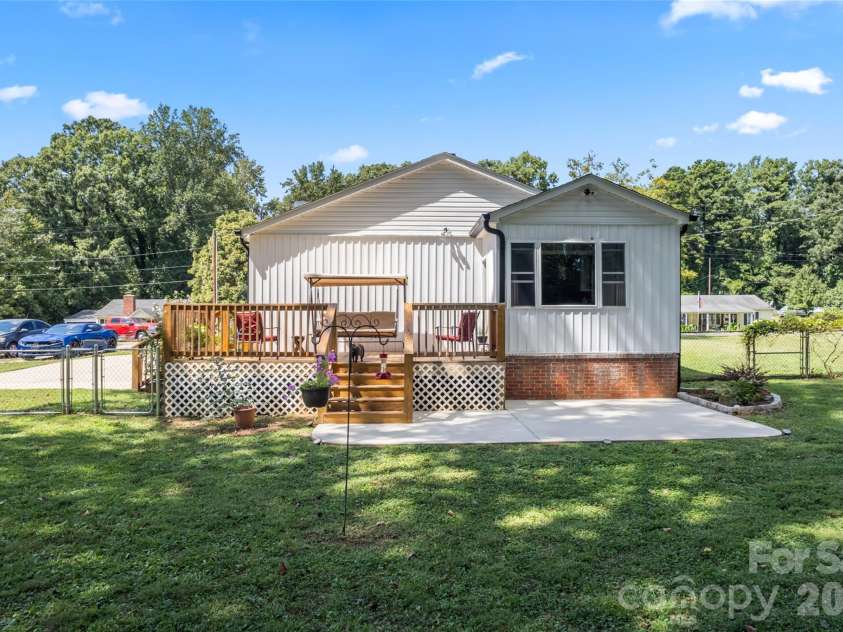223 Wiley Avenue, York, SC 29745.  MLS# CAR4369361, YatesRealty ID 11286. 