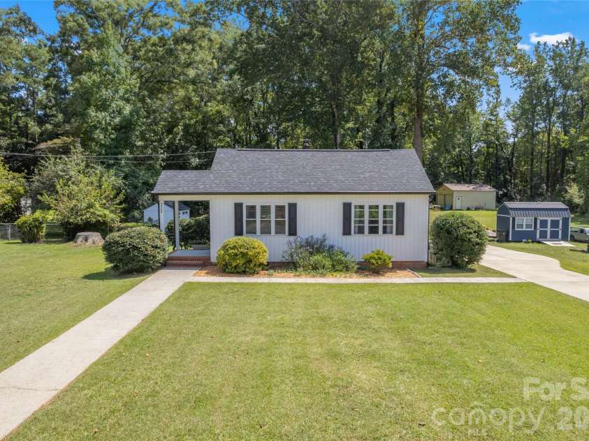 223 Wiley Avenue, York, SC 29745.  MLS# CAR4369361, YatesRealty ID 11286. 
