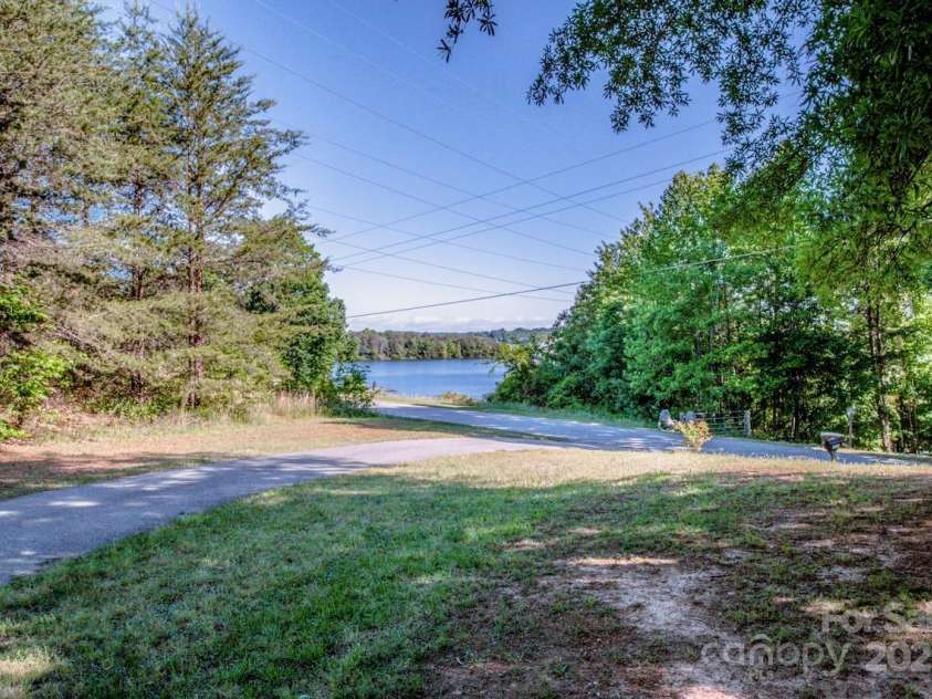 7733 Skyline Drive, Sherrills Ford, NC 28673.  MLS# CAR4252514, YatesRealty ID 11286. 