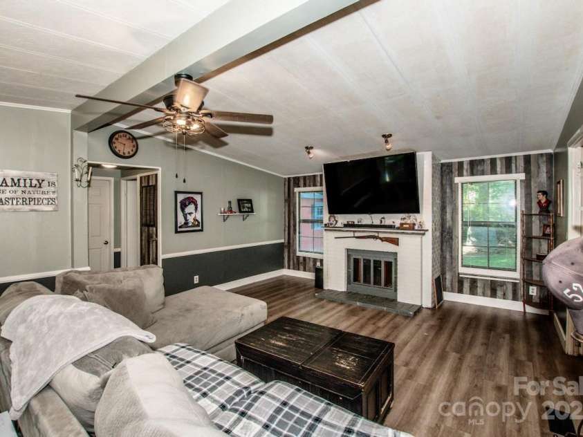 7733 Skyline Drive, Sherrills Ford, NC 28673.  MLS# CAR4252514, YatesRealty ID 11286. 