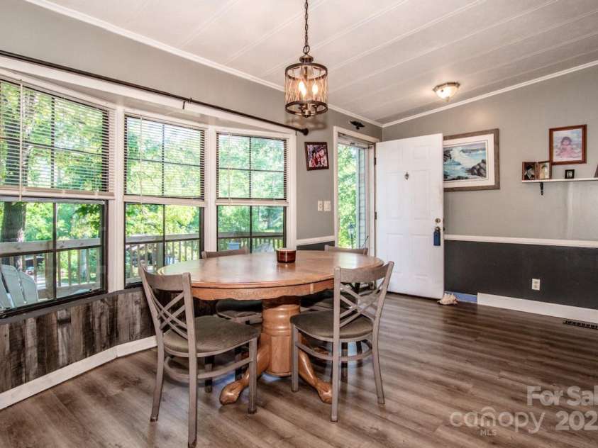 7733 Skyline Drive, Sherrills Ford, NC 28673.  MLS# CAR4252514, YatesRealty ID 11286. 